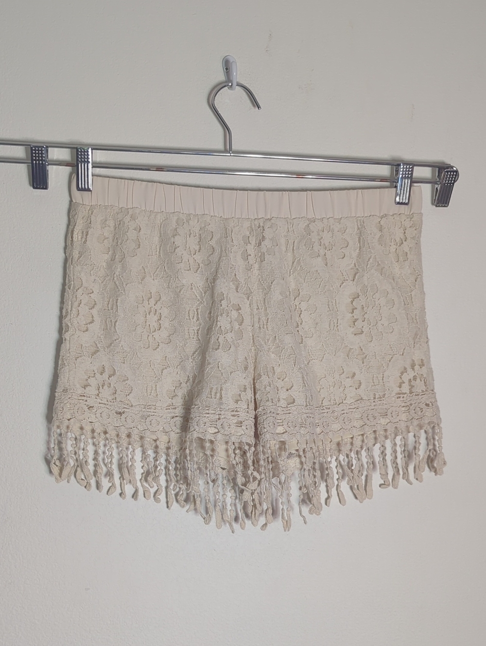 Womens Shorts Lot of 2 Cream Lace Boho Cottagecore Dainty Fringe Pom Pom Large